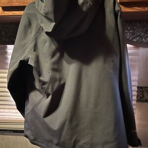 Black XL Eddie Bauer rain coat. Like new.